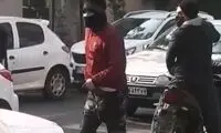 سرقت وحشیانه موبایل توسط دو موتورسوار با قمه
