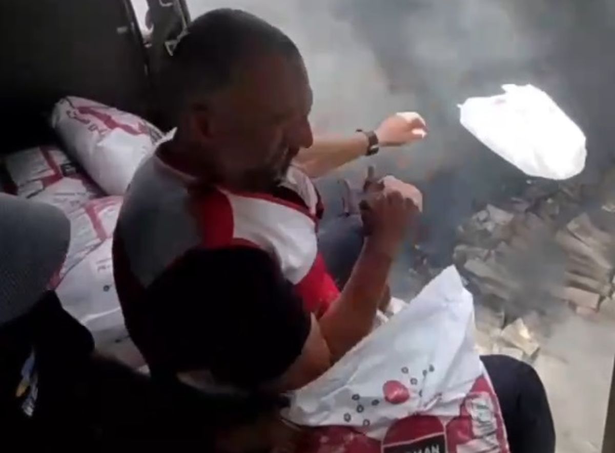  لحظه دلهره‌آورِ انفجار در زیر بالگرد هلال احمر 