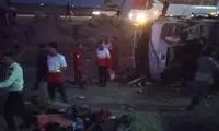 واژگونی اتوبوس در جاده شیراز حادثه‌ساز شد