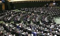 پیامک حقوق نمایندگان مجلس جنجال‌ساز شد