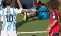 تلاش مسی برای اخراج مدافع اسپانیا خبرساز شد