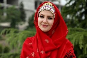 قاب صمیمانه مجری زن صداوسیما و خاله شادونه در اصفهان