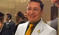 حضور شاهزاده قاجاری با کراواتی از طلا در نمایشگاه اصفهان!