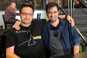 دورهمی شهاب حسینی و پسرش با آقای بازیگر