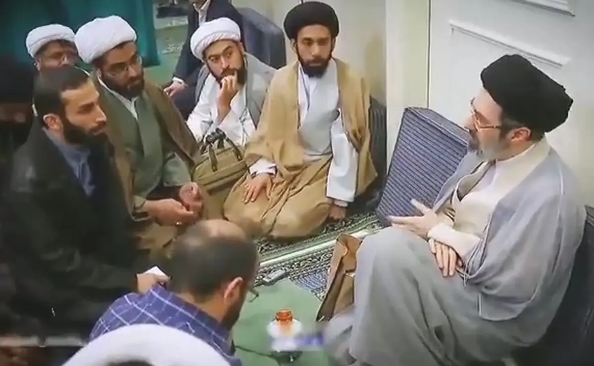 انتشار تصاویری از رهبر جدید انقلاب برای اولین بار