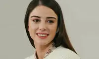 تصویر جدیدِ جذاب‌ترین بازیگر زن ترک با لباسی متفاوت