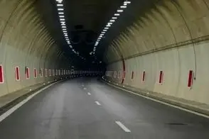 محل بمباران تونل‌های ورودی به بندرعباس 