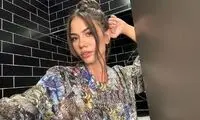 عکس جدید دمت اوزدمیر با یک ژست خاص و بامزه