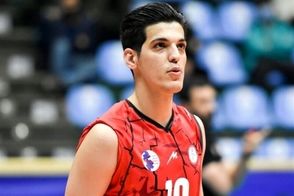 گریه شدید یک ایرانی در میان برزیلی‌ها به یاد صابر کاظمی