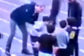 لحظه نجات جان یک دانش‌آموز توسط معلم تبریزی