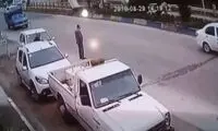 لحظه دلخراش برخورد نیسان به عابر پیاده در متل‌قو