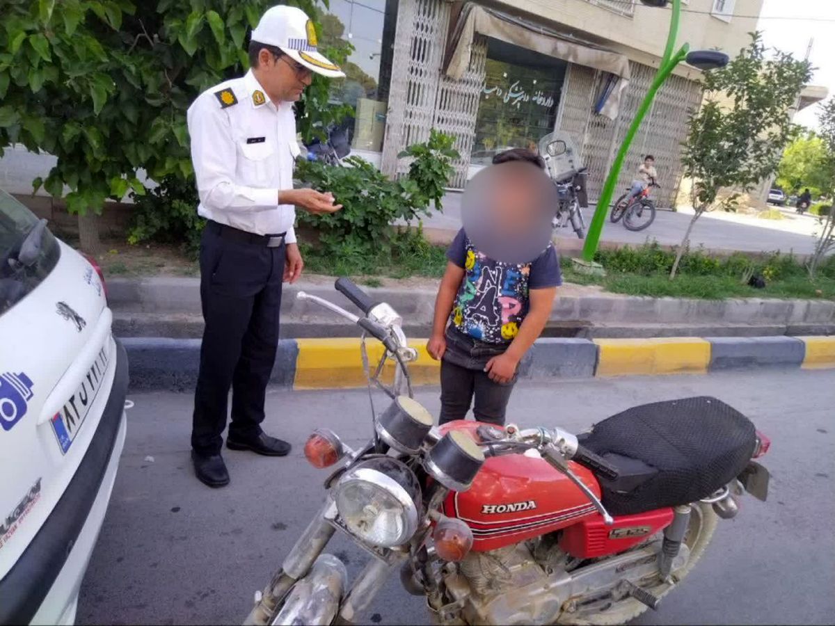  توقیف موتورسیکلت با سوار ۹ ساله‌! 