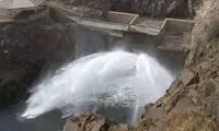 لحظه رهاسازی آب یک سد به‌ سمت دریاچه ارومیه