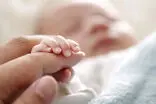 ژست این نوزاد در نخستین ساعات تولدش سوژه شد