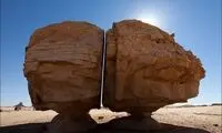 شکاف مرموزی که این تخته سنگ را دقیقا نصف کرد