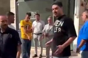 اهدای دو مغازه به دستفروش‌های کتک‌خورده در قزوین