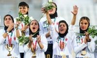 حضور این زن، جشن قهرمانِ فوتبال ایران را تحت‌تاثیر قرار داد