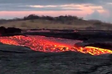 رودخانه‌ای از مواد مذاب آتشفشان در هاوایی