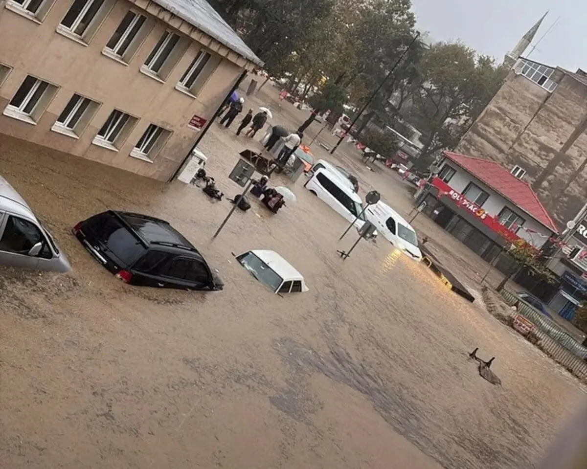 ال‌نینو به استانبول رسید و شهر را به زیر آب برد!