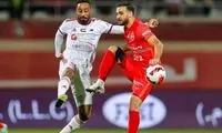 نوراللهی با لباس قرمز جام می‌خواهد