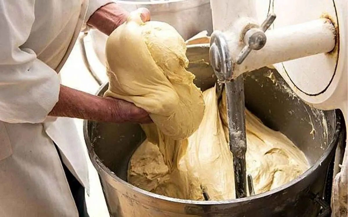 قطع برق، نان نانواها را آجر کرده است