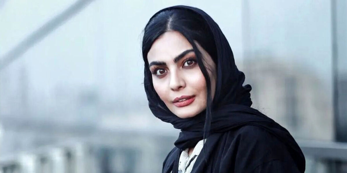  عکس تماشاییِ صحرا اسداللهی و رفیق صمیمی‌اش با چادر گل گلی 