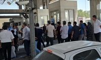 تجمع خانواده مفقودان حادثه بندر شهید رجایی