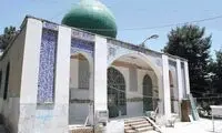 نصب کرکره روی ضریح یک زیارتگاه!