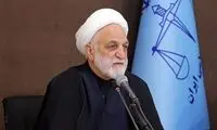 تصویری از اژه‌ای در صف نمازگذاران عیدفطر