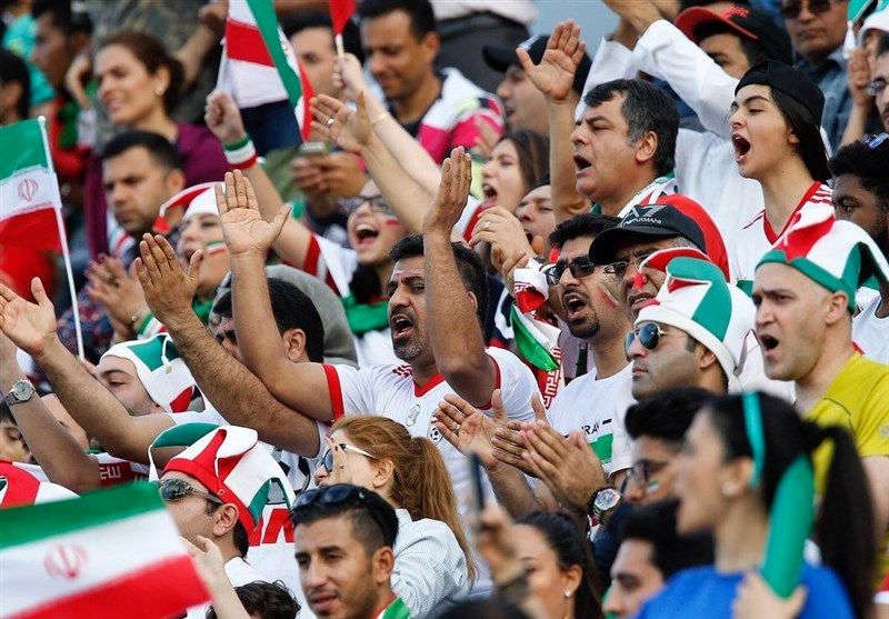 هوادار تیم ملی، پاسخ کُری‌خوانی اماراتی‌ها را داد