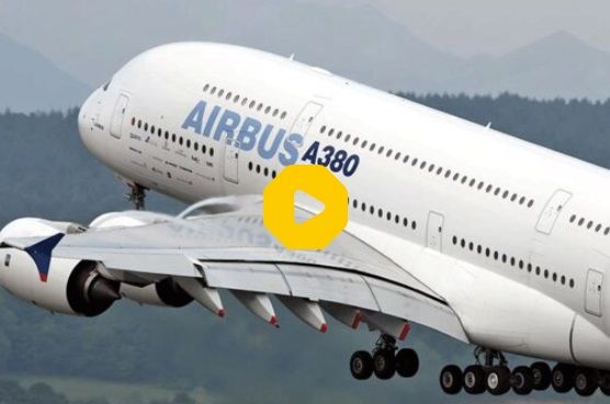 فرود دیدنی بزرگترین هواپیمای مسافربری جهان