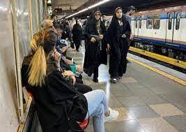 کیهان: دختران بی‌حجاب در مترو اجیر شده‌اند