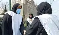 بنر نصب شده در مرکز شهر تهران جلب توجه کرد