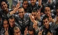 تصویر شکار شده از تفریح چند سرباز در پادگان