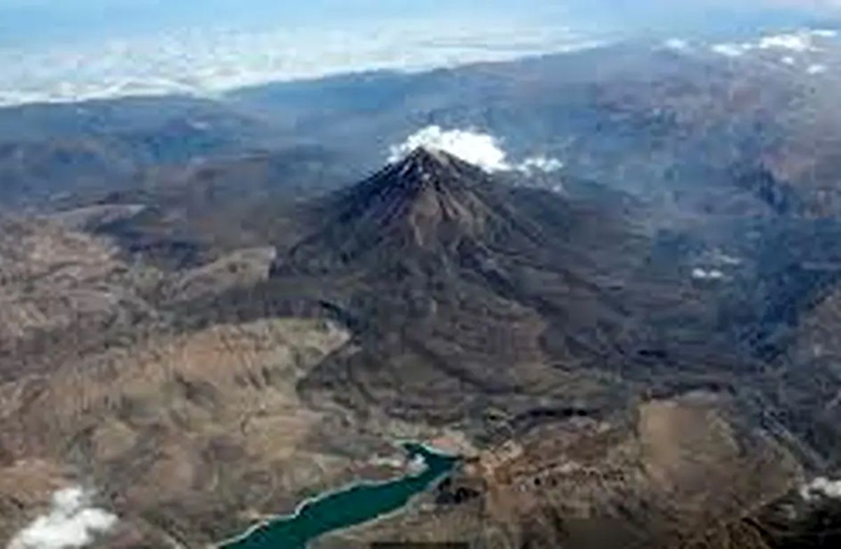 تصویری نگران‌کننده از دماوند بی‌برف در آبان