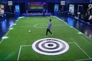 مجری صداوسیما وسط برنامه زنده پخش زمین شد