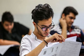 شور و حال دهه هشتادی‌ها در روز اول کنکور