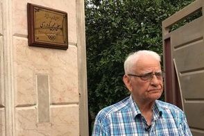 بوسه تاریخی جهان پهلوان تختی بر گونه حبیبی