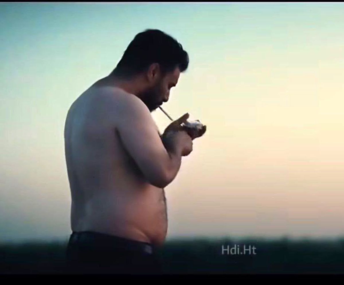   تصویر نیمه‌برهنه جواد عزتی پرحرف و حدیث شد! 
