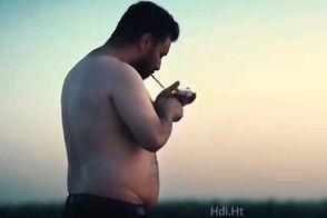 تصویر نیمه‌برهنه جواد عزتی پرحرف و حدیث شد!