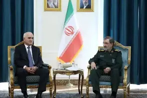 نحوه دست دادن محسن رضایی با مقام آذربایجان سوژه شد