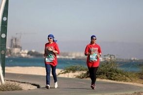 تصویری از دوی ماراتن کیش که جنجالی شد