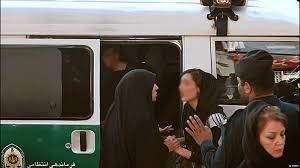 انتقاد روزنامه جمهوری اسلامی از بحث حجاب اجباری