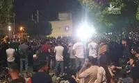 قاب جالب از مقابل درب منزل کشتی‌گیر محبوب ایرانی