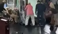 تصویری واضح از لحظه حمله به سلمان رشدی 