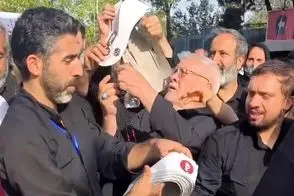 پخش تخم‌مرغ آب‌پز در مسیر مصلی تهران