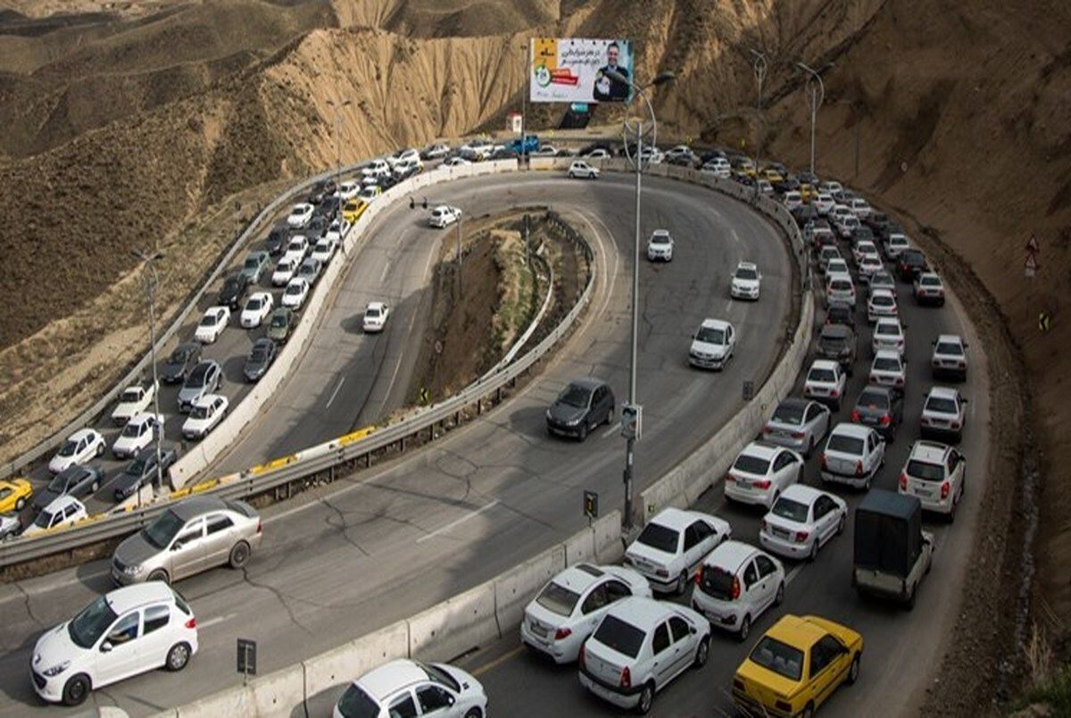 تصاویری از حجم ترافیک جاده چالوس جلب‌توجه کرد