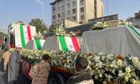 تصویر ماشین حمل پیکر کودکان شهیدِ جنگ
