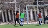 پاس گل دیدنی وریا غفوری به عادل فردوسی‌پور