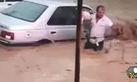 فیلم پربازدید از فداکاری یک شهروند ایذه‌ای در سیل